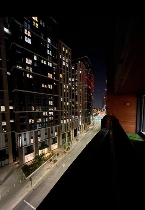 2 Bed Apartment Close To Station With Parking Londres Exterior foto